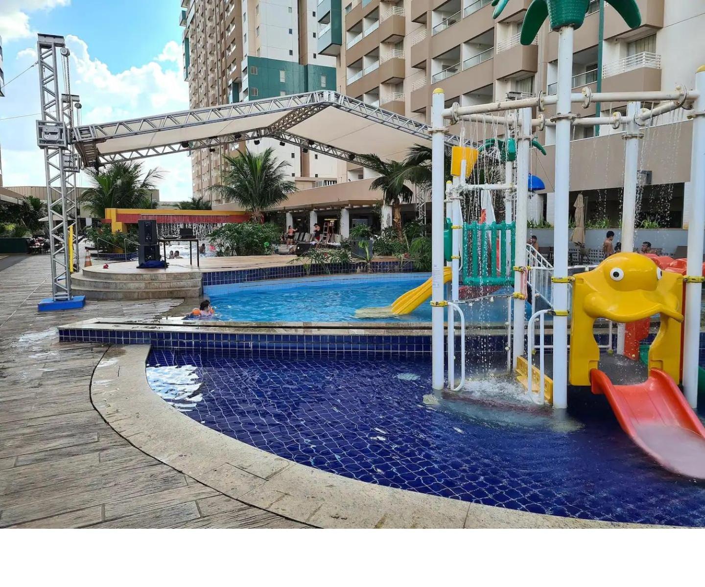 Olimpia Park Resort O Mais Divertido Resort Em Frente Ao Thermas Dos Laranjais - Pague Em Ate 12 Vezes Ngoại thất bức ảnh